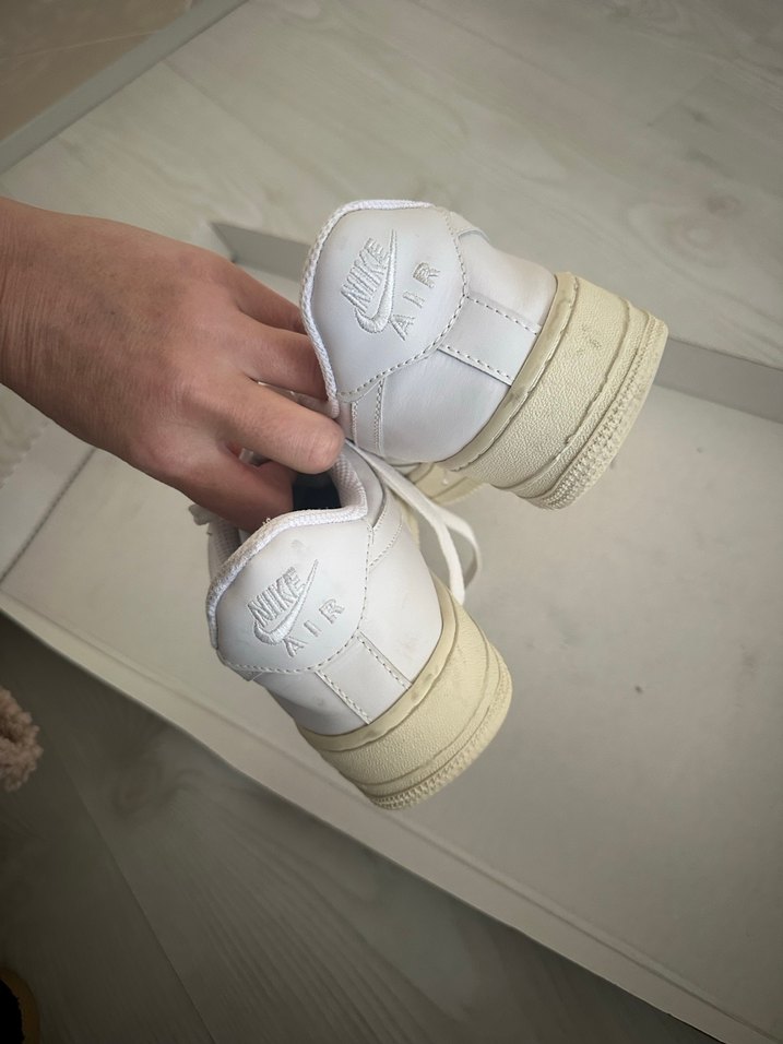 Beyaz Minimalist Kadın Spor Ayakkabı - Görsel 3