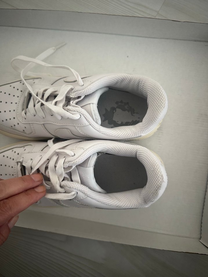 Beyaz Minimalist Kadın Spor Ayakkabı - Görsel 4