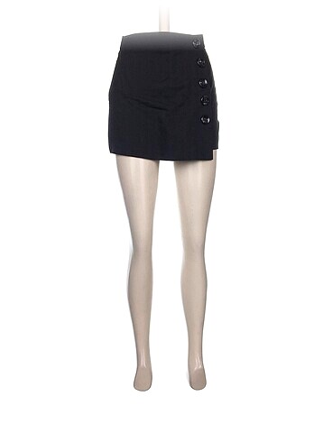 Stradivarius Mini Şort %70 İndirimli.