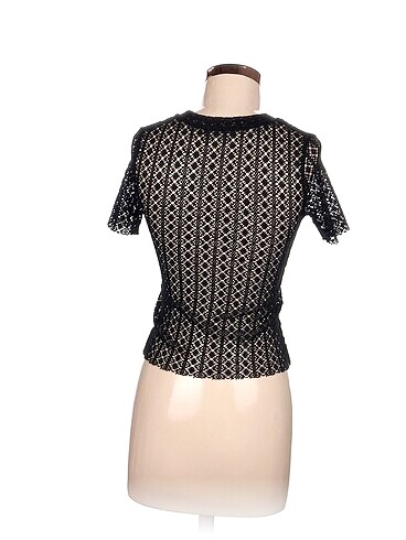s Beden Bershka Bluz %70 İndirimli.