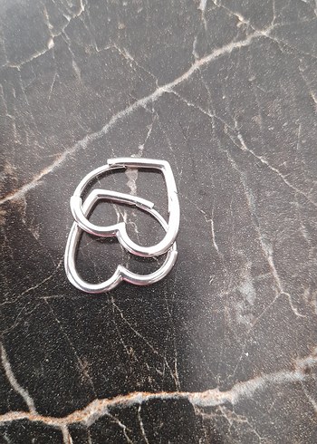 Gri Mini Kalp Tokalı Küpe