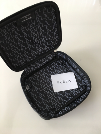 Furla seyahat çantası