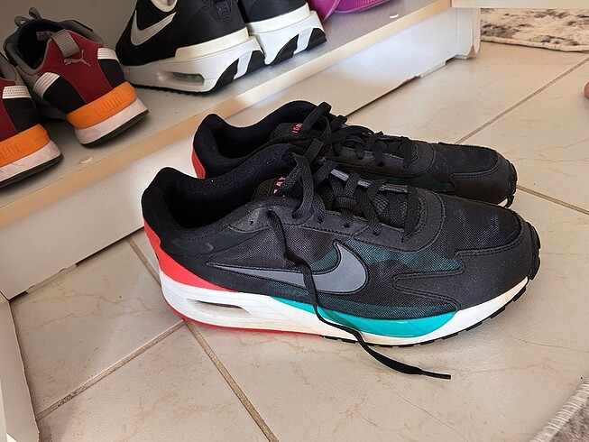 Nike Siyah renkli erkek spor ayakkabı