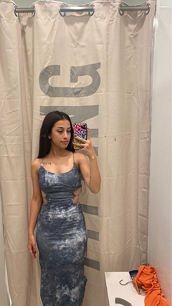 Bershka Sırt detaylı elbise