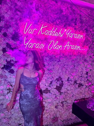 xs Beden Bershka Sırt detaylı elbise