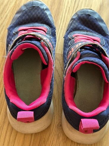 30 Beden lacivert Renk Skechers cocuk ayakkabısı