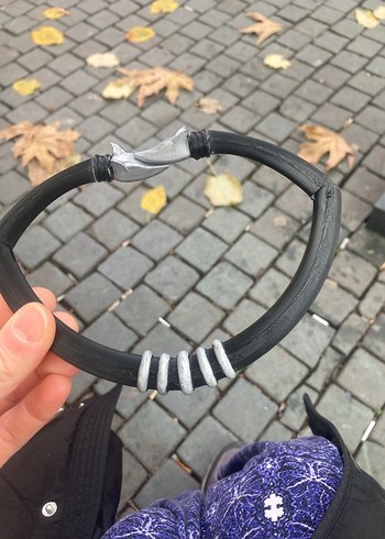 Köpek Desenli Zincir Detaylı Siyah Gotik kolye - Görsel 3