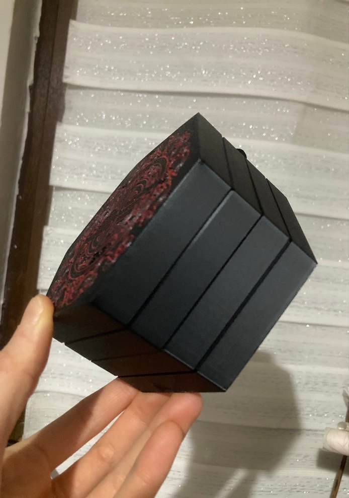 Kırmızı Desenli Altıgen kutu - Görsel 2