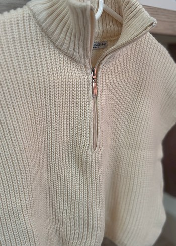 Bej Kısa Yarım Fermuarlı Boğazlı Triko Süveter - Görsel 2