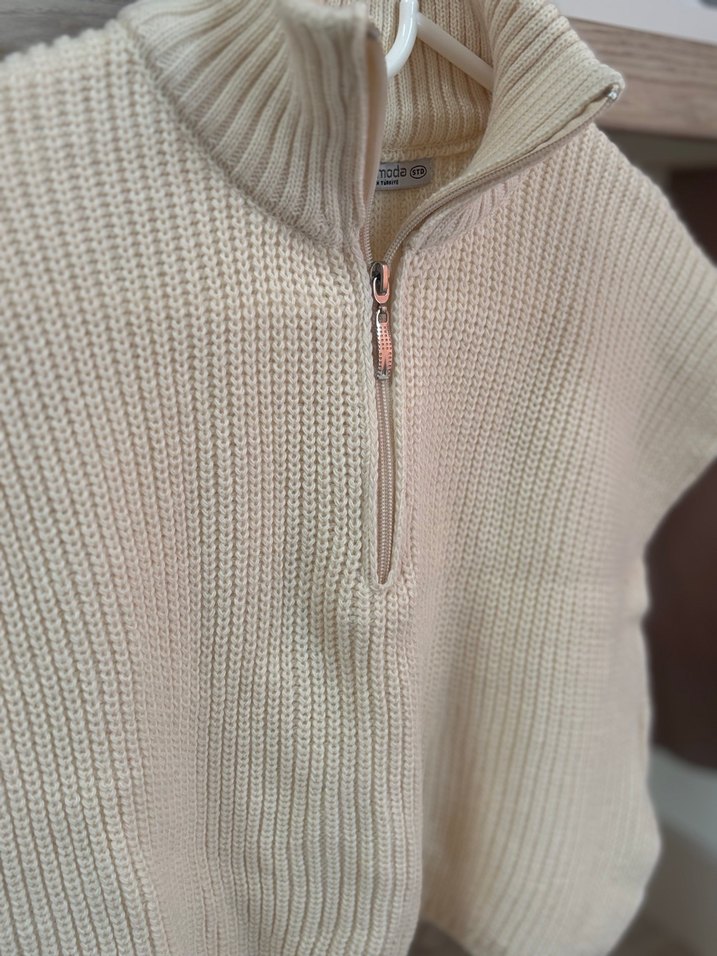 Bej Kısa Yarım Fermuarlı Boğazlı Triko Süveter - Görsel 2