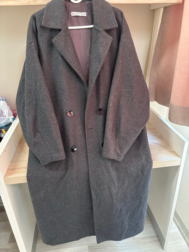 Gri Düğmeli Uzun Kaban - Görsel 3