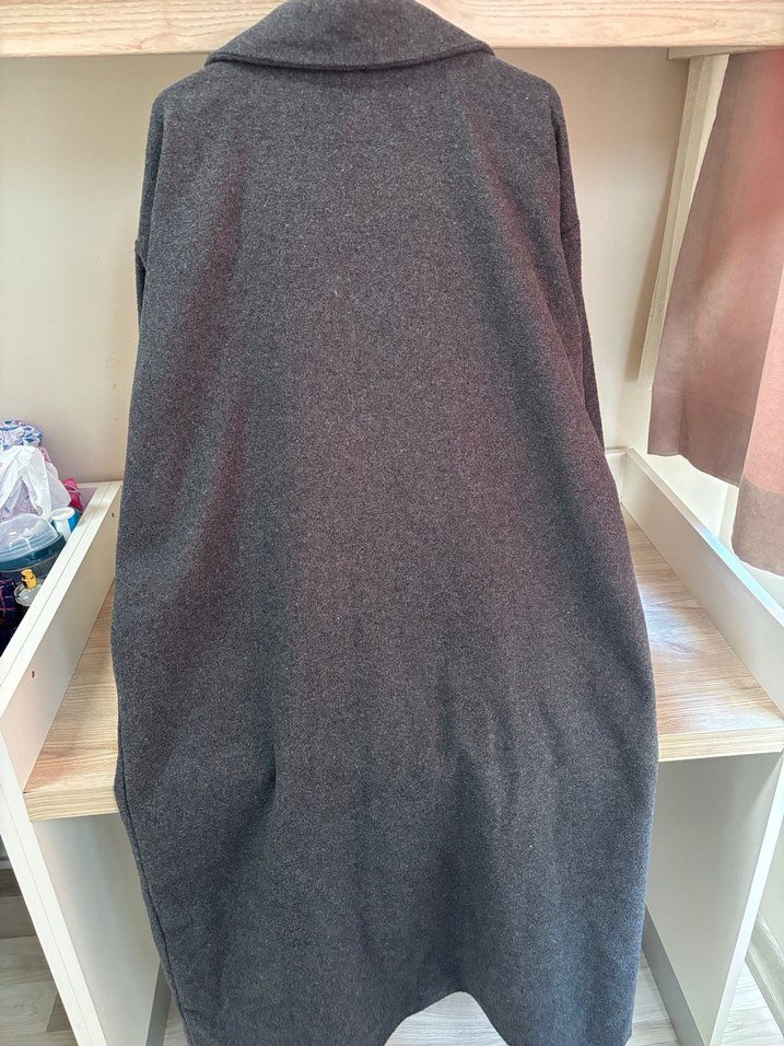 Gri Düğmeli Uzun Kaban - Görsel 4