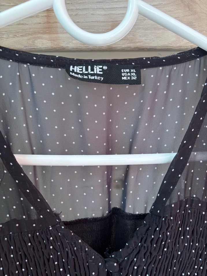 Uzun Siyah V Yaka Fırfırlı Elbise - Görsel 2