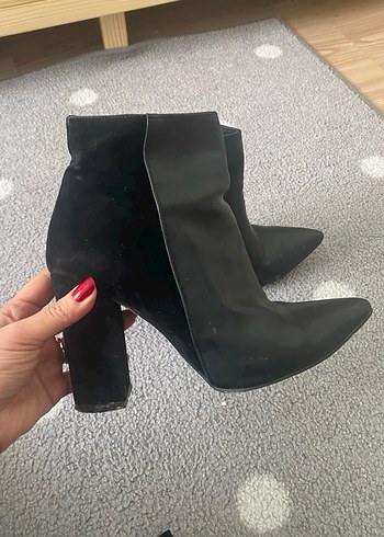 Siyah Süet Tokalı Blok Topuk Kadın Bot - Görsel 2