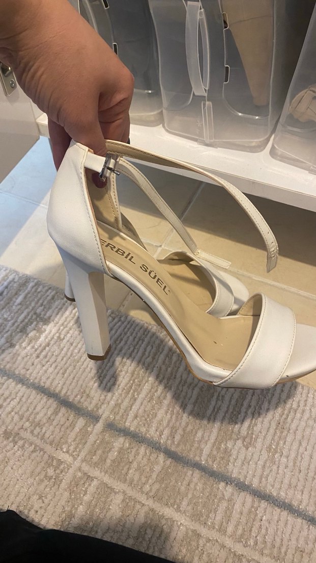 Beyaz Tokalı İnce Topuklu Kadın Abiye Ayakkabı - Görsel 2