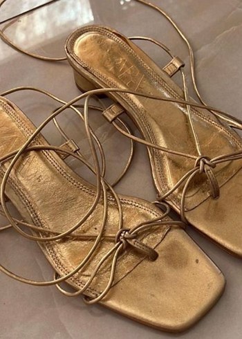 Altın Renkli Deri Topuklu Kadın Sandalet - Görsel 2