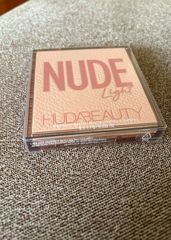 Huda Beauty nude light far paleti - Görsel 5