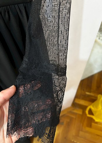 Siyah Pilili V Yakalı Straplez Midi Elbise - Görsel 4