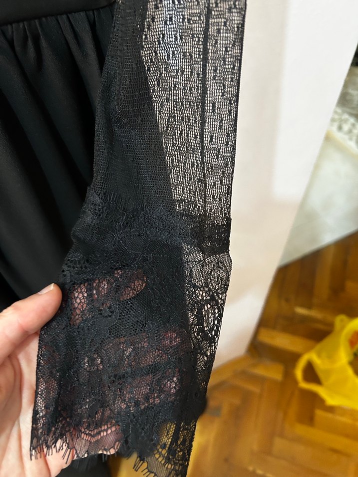 Siyah Pilili V Yakalı Straplez Midi Elbise - Görsel 4