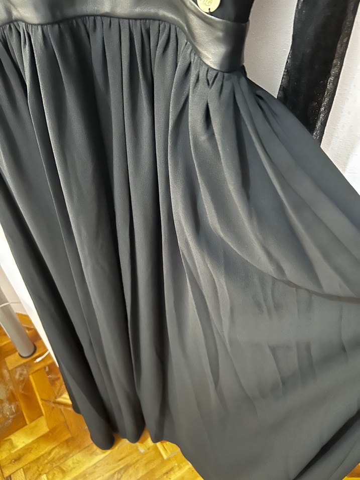 Siyah Pilili V Yakalı Straplez Midi Elbise - Görsel 5