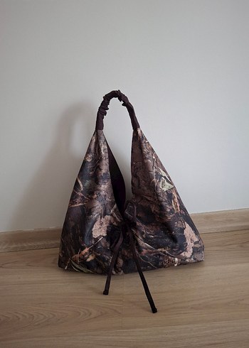 Çift Taraflı Üçgen Çanta ##elemeği - Görsel 2