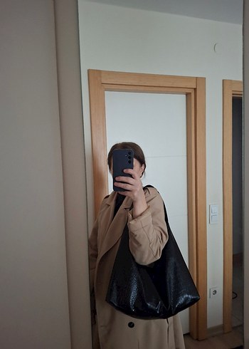 Siyah Deri Yılan Desenli Tokalı Kadın Çanta - Görsel 4