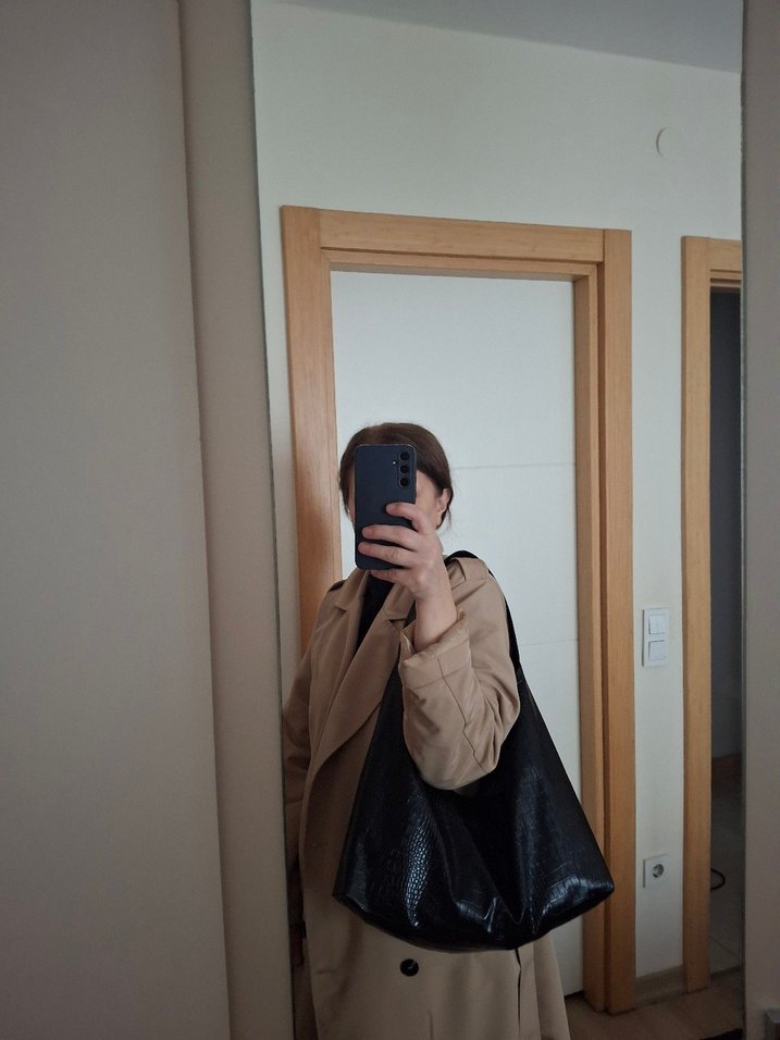 Siyah Deri Yılan Desenli Tokalı Kadın Çanta - Görsel 4