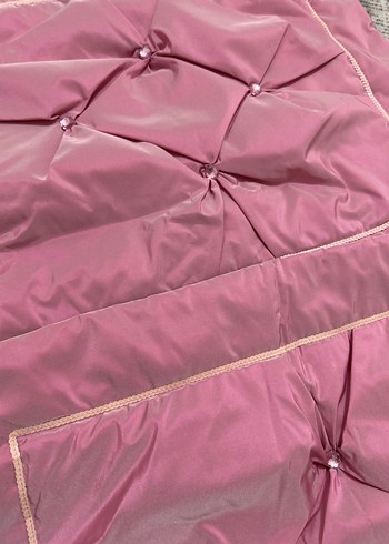 İşlemeli Pembe Parlak Yatak Örtüsü - Görsel 3