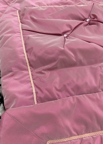 İşlemeli Pembe Parlak Yatak Örtüsü - Görsel 2