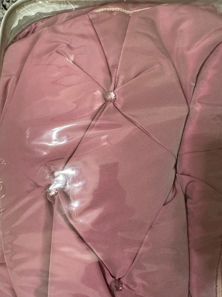 İşlemeli Pembe Parlak Yatak Örtüsü - Görsel 4