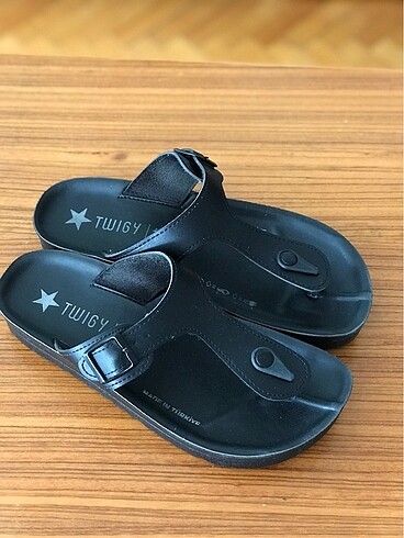 Birkenstock tarzı terlik