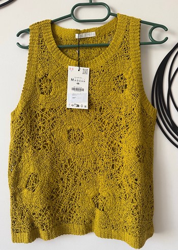 Sarı Örgü Kolsuz Kadın Süveter - Görsel 4