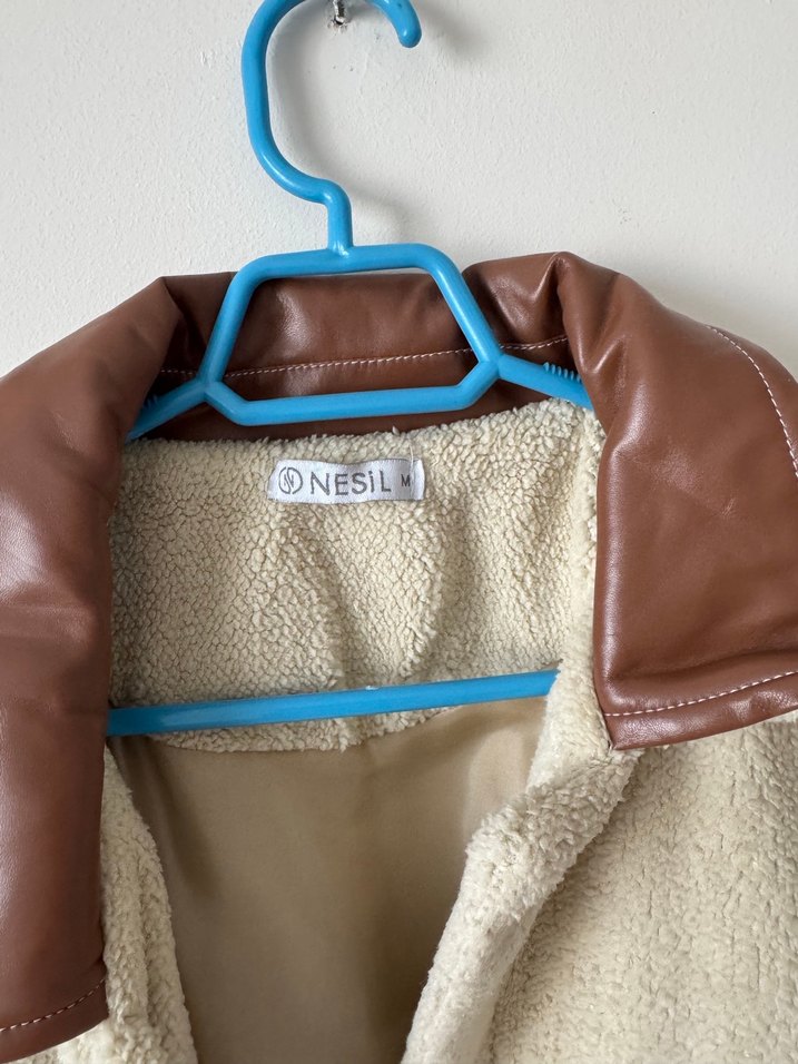 Kahverengi Deri Detaylı Kadın Kısa Mont - Görsel 2