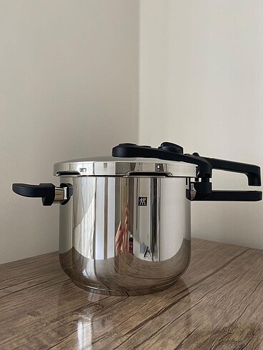 Zwilling düdüklü tencere