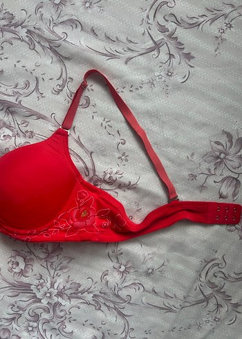 Kırmızı sexi sütyen - Görsel 2