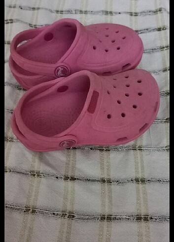 22 Beden Crocs çocuk terliği 