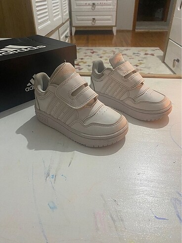 24 Beden Adidas Hoops Sneaker