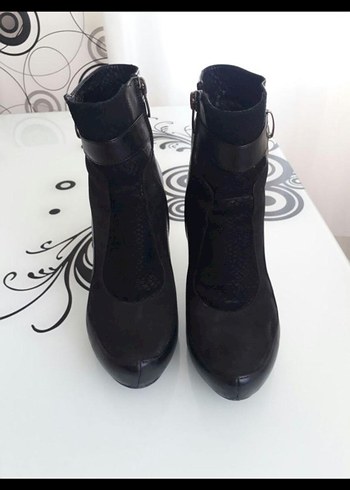 Siyah Süet Platform Topuklu Bağcıklı Bot - Görsel 3