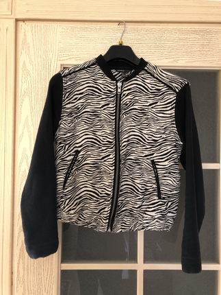 Mango Zebra desenli fermuarlı ceket