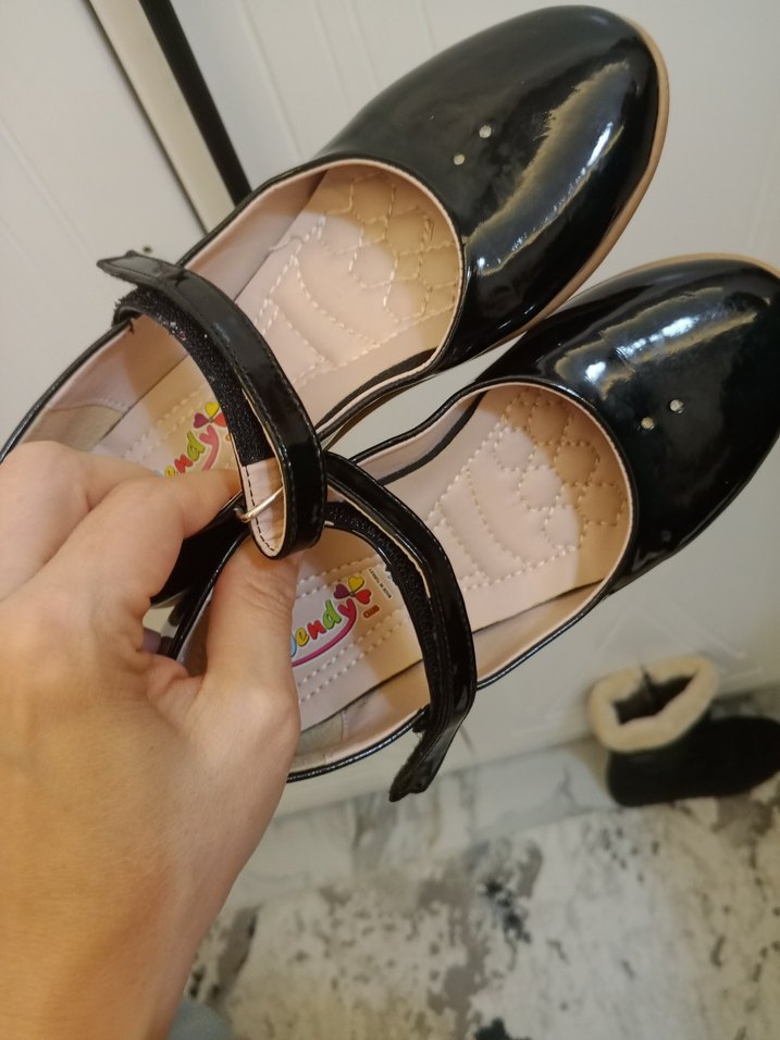 Kız Çocuk Siyah Rugan Tokalı Bale Ayakkabısı - Görsel 2