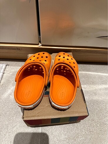 25 Beden turuncu Renk Crocs orijinal c8