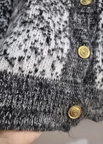 Düğmeli Gri Uzun Örgü Kadın Hırka - Görsel 3