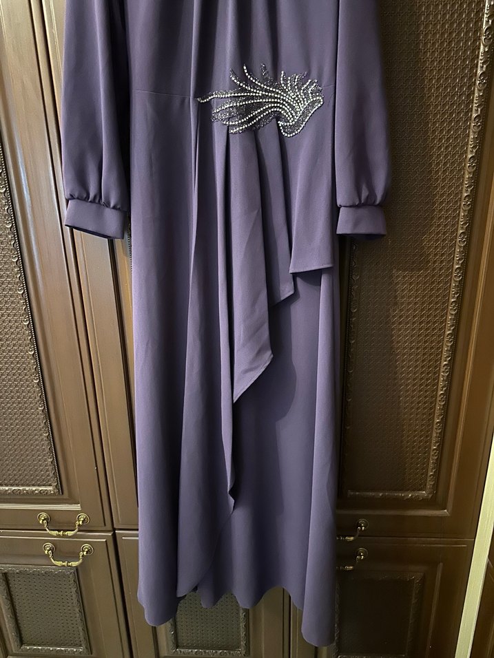 Mor Tesettür Drape İşlemeli Abiye Elbise - Görsel 3