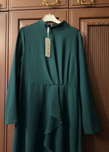 Koyu Yeşil Drapeli Tesettür Abiye - Görsel 3