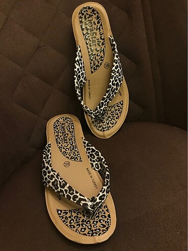 Parmak Arası Leopar Terlik