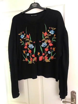 Çicekli sweatshirt