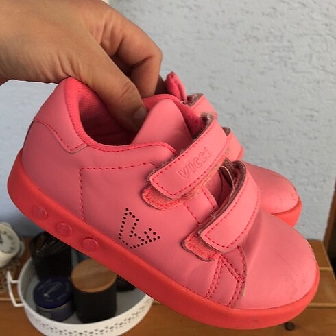 Vicco pembe ayakkabı