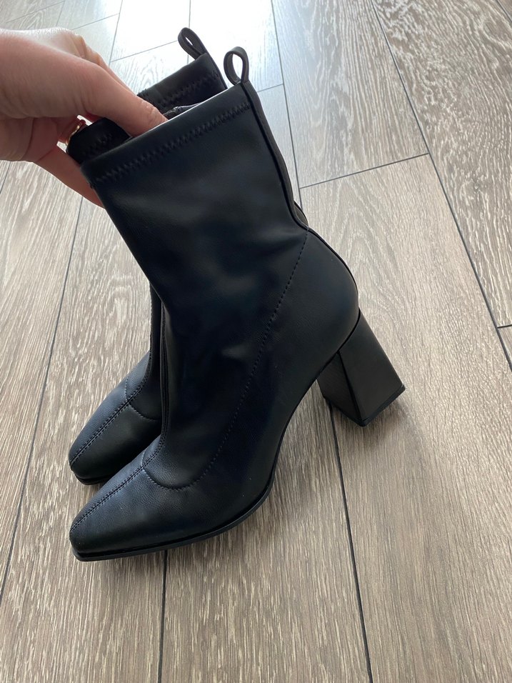 Siyah Deri Kadın Topuklu Bot - Görsel 3