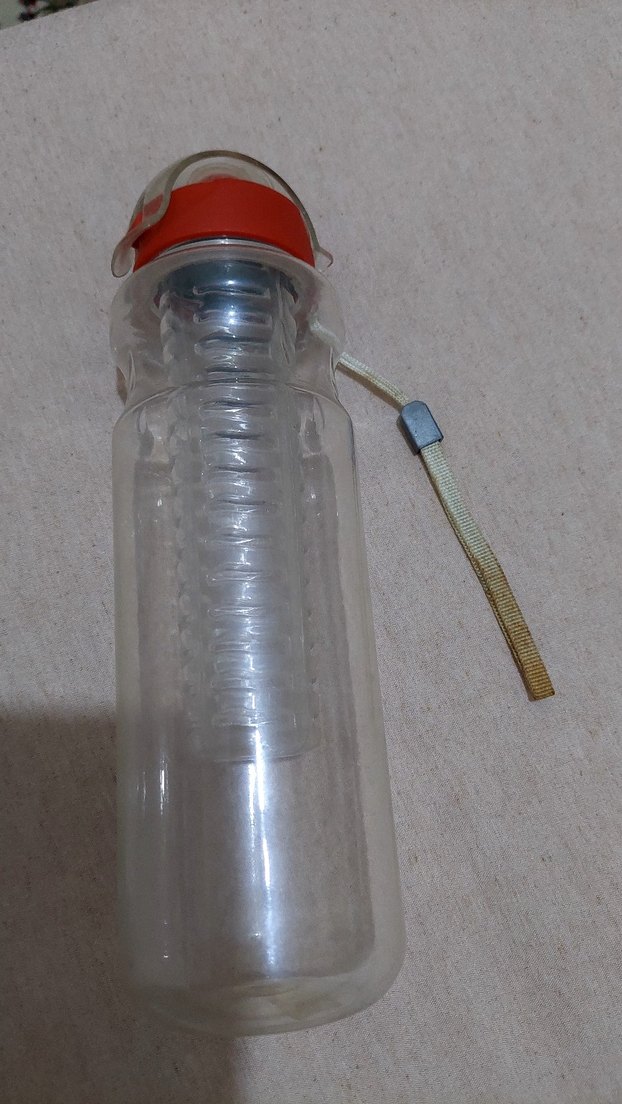 Kilitli Kapaklı Kırmızı Detoks Şişesi - Görsel 2