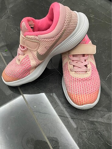 Kız çocuk Nike spor ayakkabı